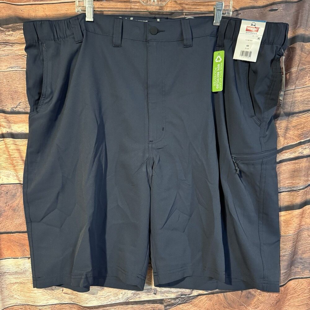Wrangler Men's Size 48 Outdoor Field Utility Shorts Relaxed Fit Blue NWT UPF 40